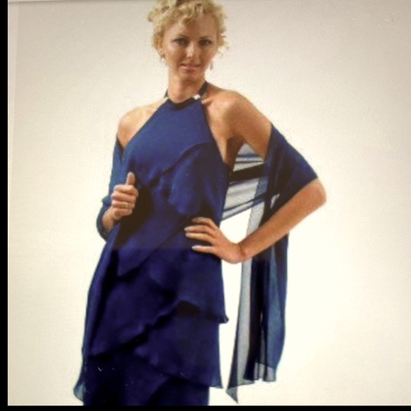 Daymour Couture - Picture 1 of 7